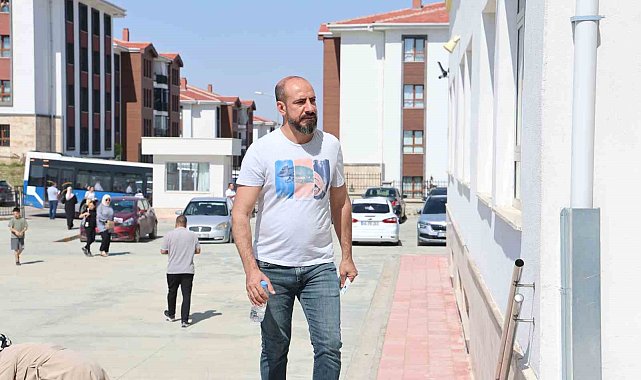 Bu okulda TYT'ye girenler 40 yaşında, geç kalanların heyecanı güldürdü