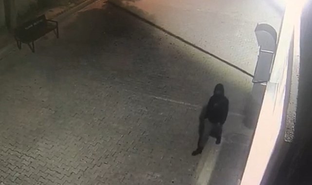Bursa'da 5 okulu soydu...Önce kameraya, sonra polise yakalandı