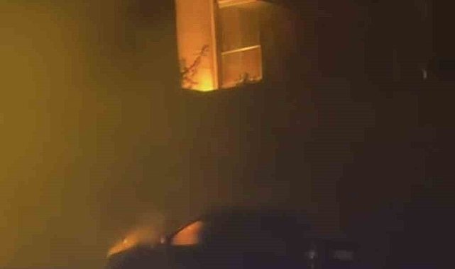 Bursa'da seyir halindeki otomobil alevlere teslim oldu
