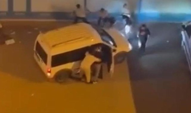 Bursa'da tekme ve yumruklar havada uçuştu, cadde ringe döndü