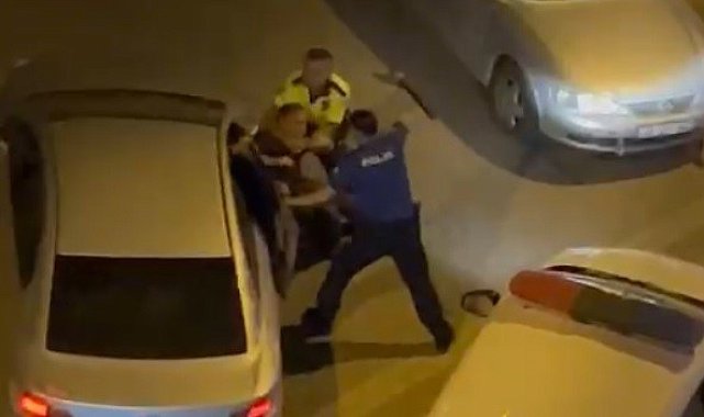 Çanakkale'de 'dur' ihtarına uymayarak kaçan otomobildeki 2 kişiye orantısız güç kullanan polis tutuklandı