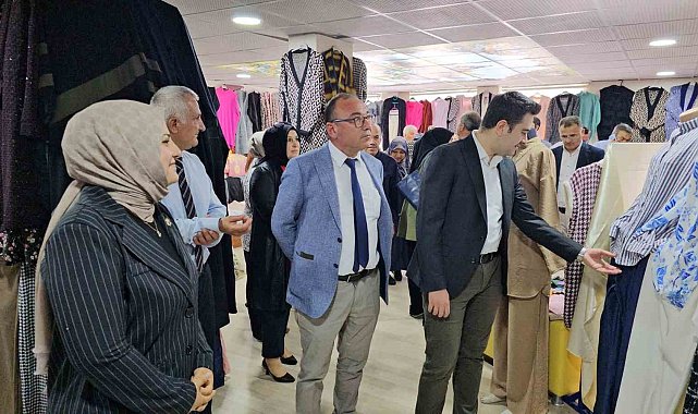 Çavdarhisar'da yılsonu sergisi açıldı