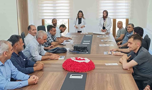 Çemişgezek'te vatandaşlar kene konusunda bilgilendiriliyor