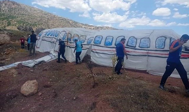 Çermik'te yapılan uçak kazası tatbikatı gerçeği aratmadı
