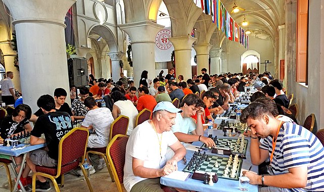 Çeşme 10. Uluslararası Açık Satranç Turnuvası başladı