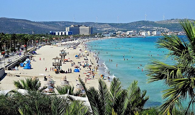 Çeşme, bu bayramda da milyonları ağırlayacak