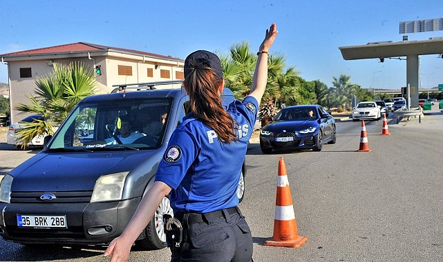 Çeşme'de huzurun korunması için ekipler görevde