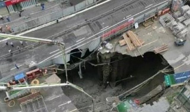 Çin'de metro inşaatı yakınlarında yol çöktü, 2 metrelik çukur oluştu