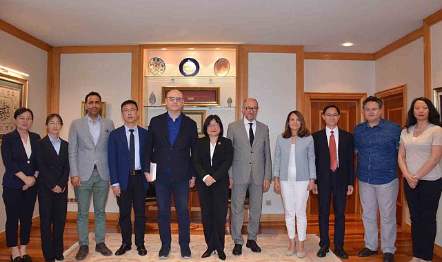 Çin'den Anadolu Üniversitesi'ne ziyaret