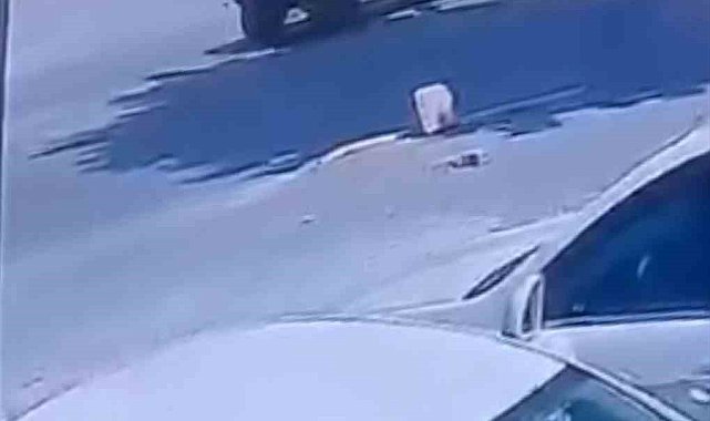 Cipe çarpan motosikletin sürücüsü ağır yaralandı: Kaza anı kamerada
