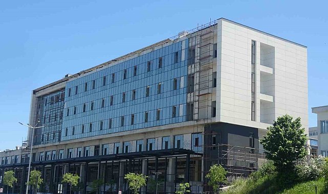 Çocuk Hastanesi inşaatında çalışacak işçi ve usta bulunamıyor