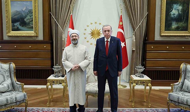 Cumhurbaşkanı Erdoğan, Diyanet İşleri Başkanı Erbaş'ı kabul etti