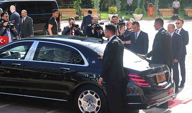 Cumhurbaşkanı Erdoğan ile CHP Genel Başkanı Özel görüşmesi sona erdi