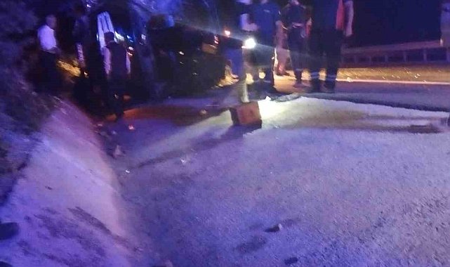 D100&#039;de otobüs devrildi: 9 yaralı