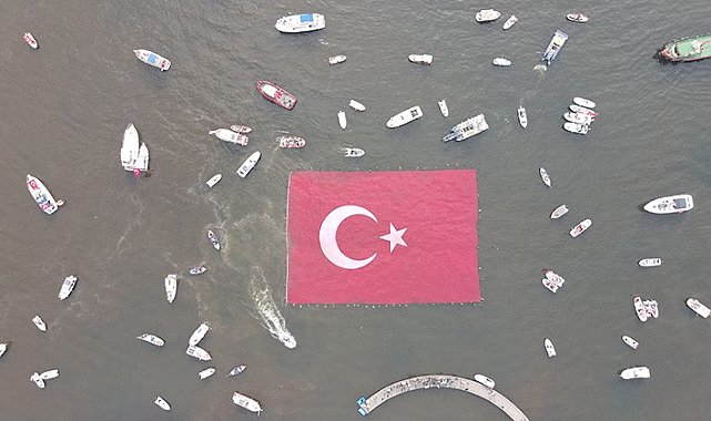 Darıca'da bin 923 metrekarelik dev Türk bayrağı açılacak