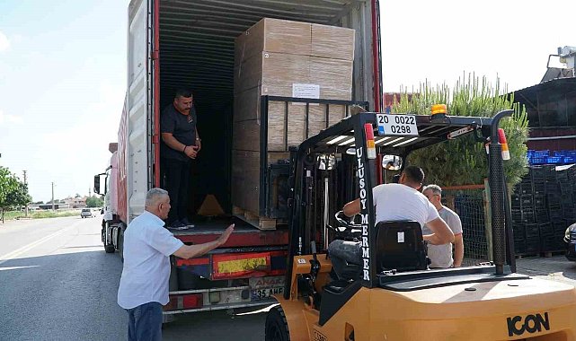 Denizli'den ABD'ye yapılan kuru meyve ihracatı ekonomiye katkı sağlıyor