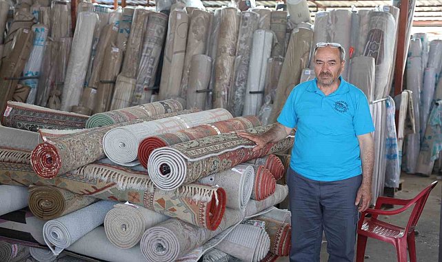 Deprem öncesi yıkamacıya bırakılan halılar sahipsiz kaldı