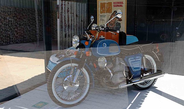 Depremzedeler yararına satışa sunulan Doktor Civanım'ın motosikleti görücüye çıktı