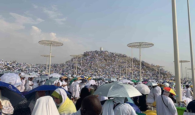 Diyanet İşleri Başkanı Erbaş, Arafat'ta vakfe duası yaptırdı