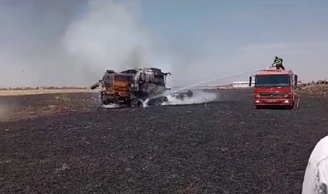 Diyarbakır'da 50 dönüm ekili arazi ve biçerdöver yandı