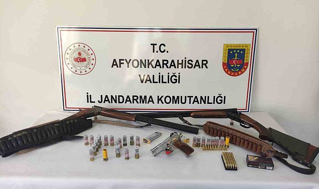 Düğünde havaya ateş edenlerin evlerinde arama yapıldı