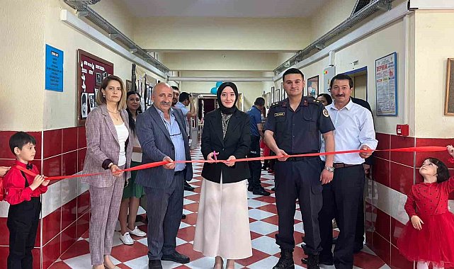 Dumlupınar'da miniklerin yılsonu sergisi