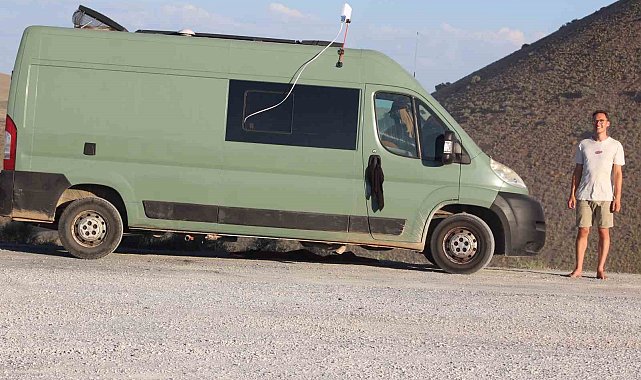 Dünya turuna çıkan İngiliz çift Karapınar'da kamp yaptı