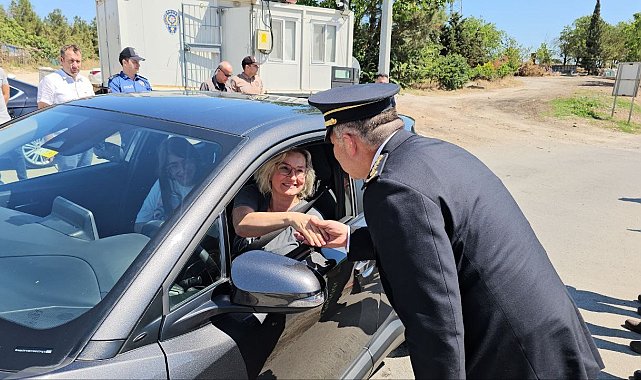 Edirne Emniyet Müdürü Karaburun, vatandaşların bayramını kutladı