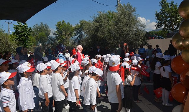 Edremit'te 4-6 yaş Kur'an kursları yılsonu etkinliği düzenlendi