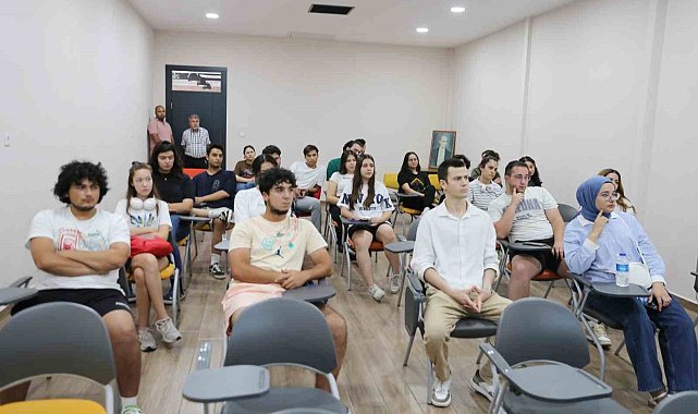 Efeler'in öğrencilerine YKS öncesi psikolojik destek