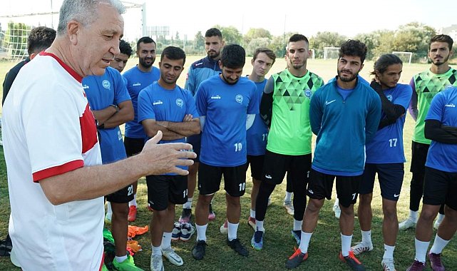 Ege Üniversitesi futbolda Türkiye şampiyonu oldu