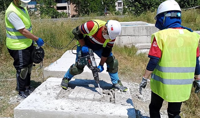 Eğitimcilere arama kurtarma eğitimi verildi