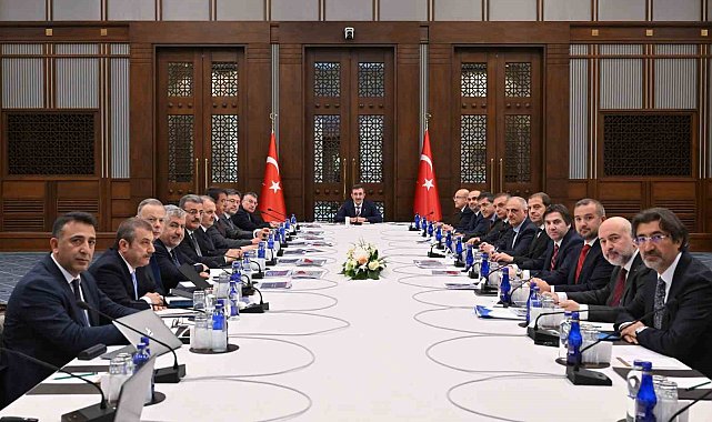 EKK: "Uygulamaya aldığımız kamuda tasarruf ve verimlilik paketiyle daha da güçlendireceğimiz mali disiplin, dezenflasyon sürecine destek olmaya devam edecektir"