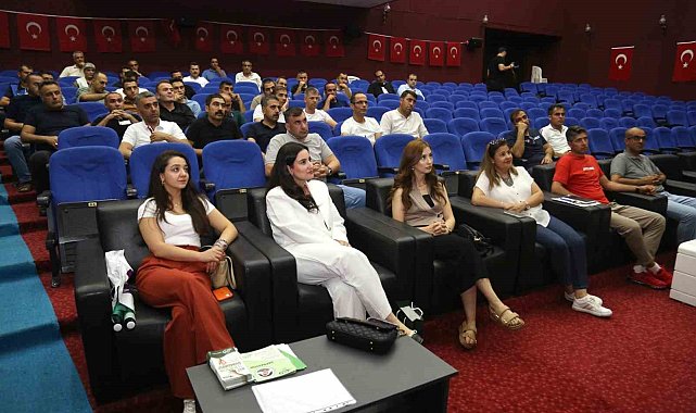 Elazığ Belediyesi çalışanlarına narko-rehber semineri verildi