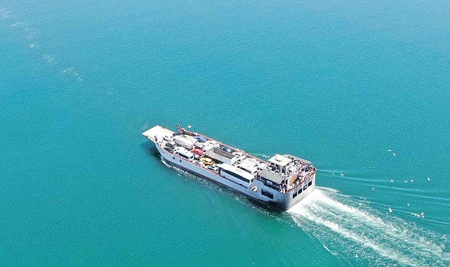 Elazığ-Pertek feribotlarında bayram hareketliliği