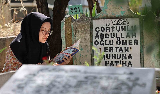 Elazığ'da bayram arefesinde kabir ziyareti