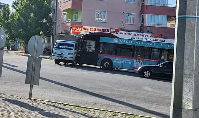 Elazığ'da halk otobüsü ile pikap çarpıştı: 9 yaralı