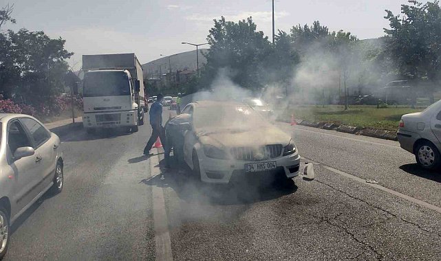 Elektrik arızasına 45 bin TL masraf yaptı, otomobil yolda küle döndü