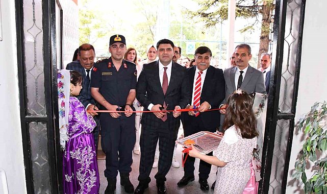 Emet'te Halk Eğitim Merkezinin yılsonu sergisi
