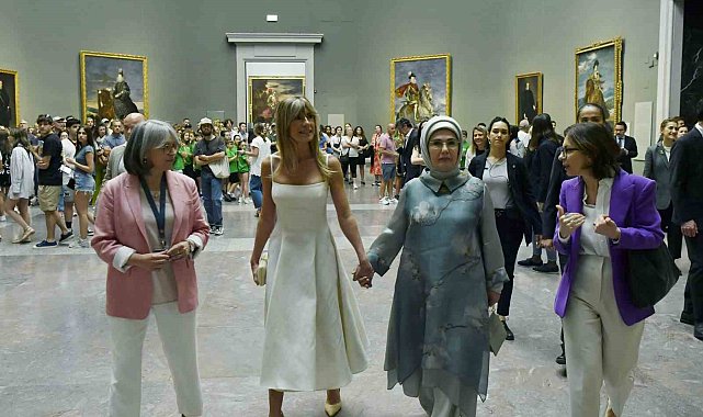 Emine Erdoğan, İspanya Başbakanı'nın eşi Fernandez ile Madrid'deki Prado Müzesi'ni ziyaret etti: