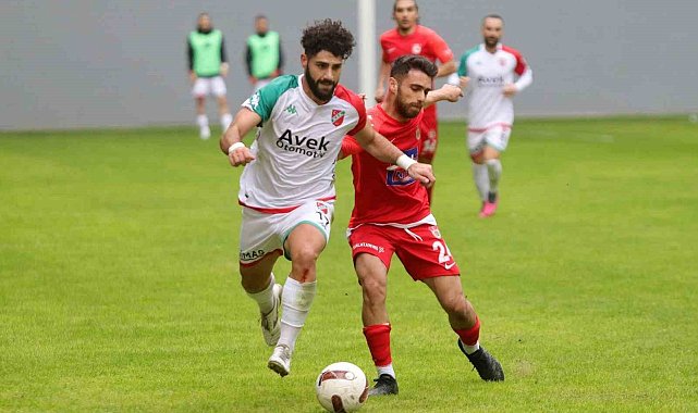 Enes Nalbantoğlu, iki yıl daha Karşıyaka'da