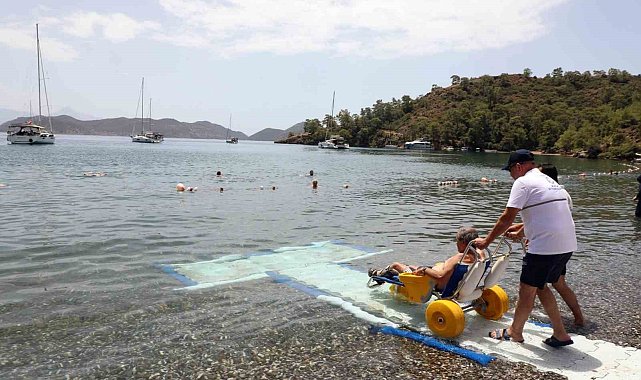 Engelsiz plajlarda deniz keyfi