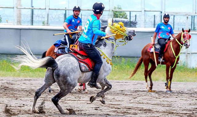 Erzurum'da cirit heyecanı sürüyor