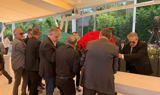 Eski başbakan Tansu Çiller'in eşi Özer Uçuran Çiller son yolculuğuna uğurlanıyor