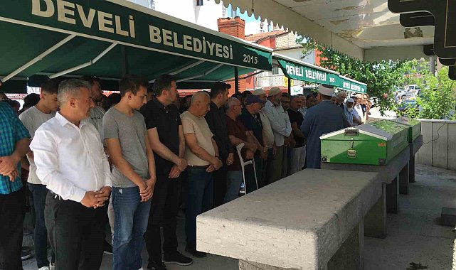 Eski Başkan Cabbar'ın anneannesi toprağa verildi