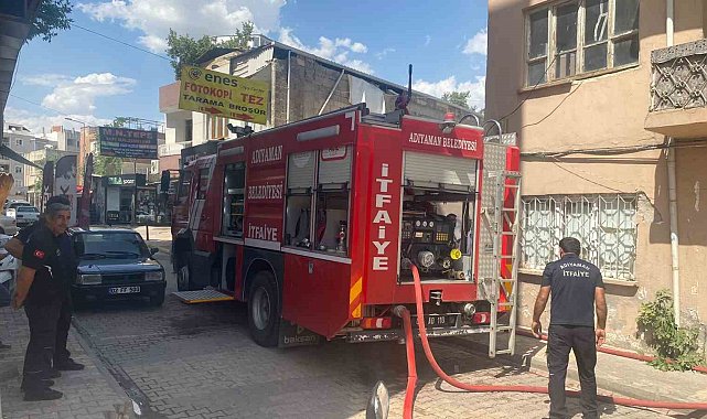 Evin çatısında çıkan yangın korkuttu