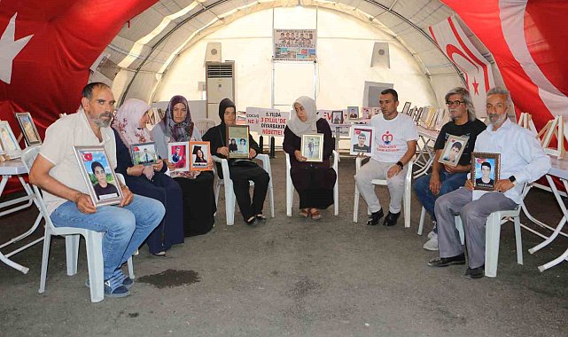 Evlat nöbetindeki ailelerin bayramı buruk geçiyor