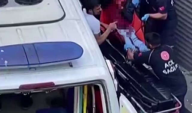 Fatih&#039;te kira kavgası kanlı bitti: Ev arkadaşını boğazından bıçaklayarak yaraladı