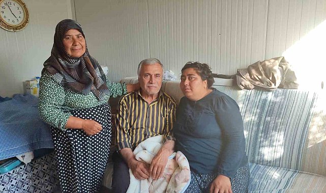 Fedakar kadın hasta eşine ve kızına bakıyor