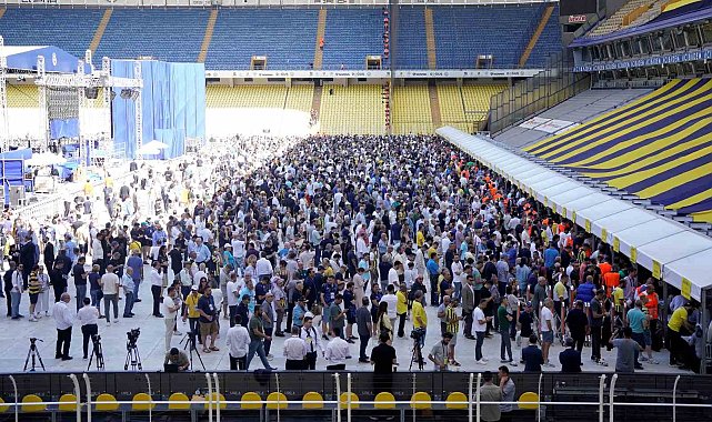 Fenerbahçe'de oy kullanma işlemi başladı